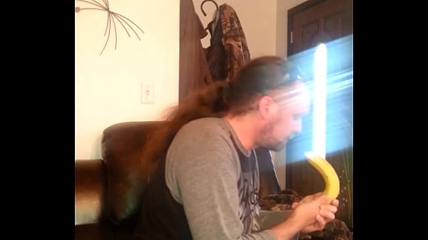 Banana deepthroat  