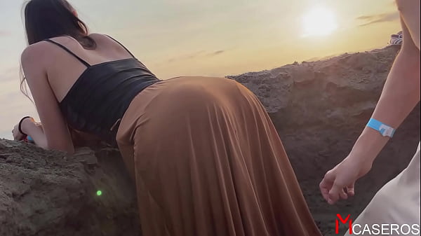 Sexo en la playa una desconocida me pidio Sexo en publico