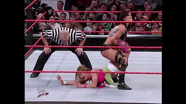 Mickie James competes for a Women's Championship opportunity.