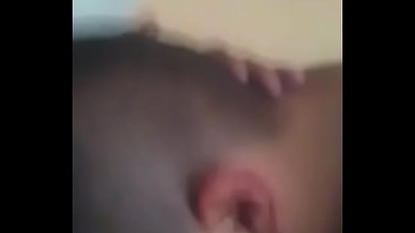 Gay le chupa la verga a su amigo y a este le gusta