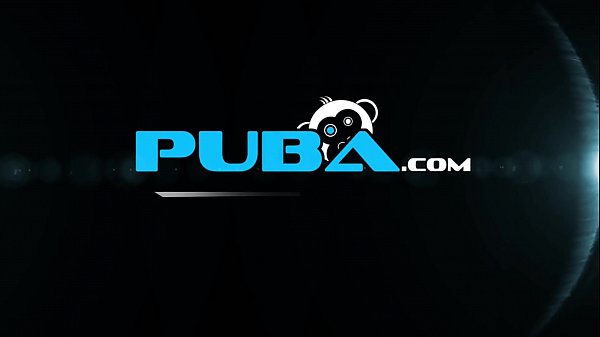 Hot babe makes herself wet