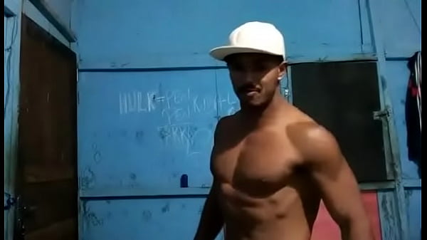 Vinicius Gomes 23 anos Brasileiro/SP - Praia Grande Moreno Pauzudo