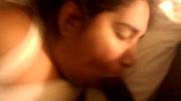 Amateur Spanish chick sucking black cock