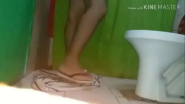 no banheiro de cueca branca 2019