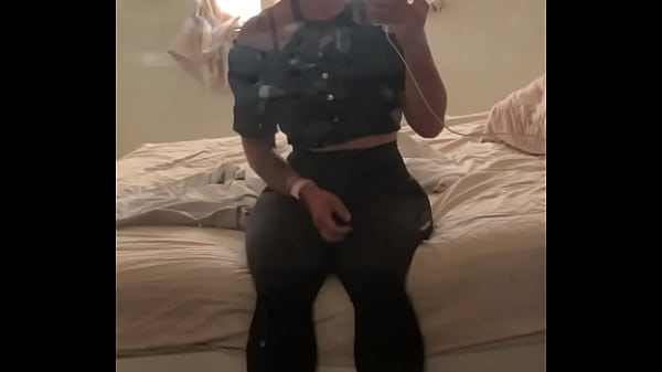 Viens me follow pour en voir un peu ! Deviens fan pour tout voir 