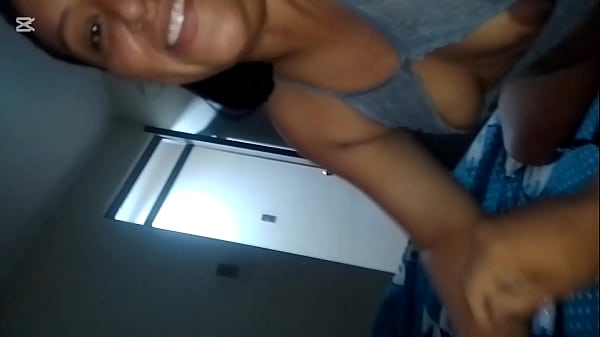 La mam&aacute; de mi mejor amiga . Quiere que la Detonen !!!