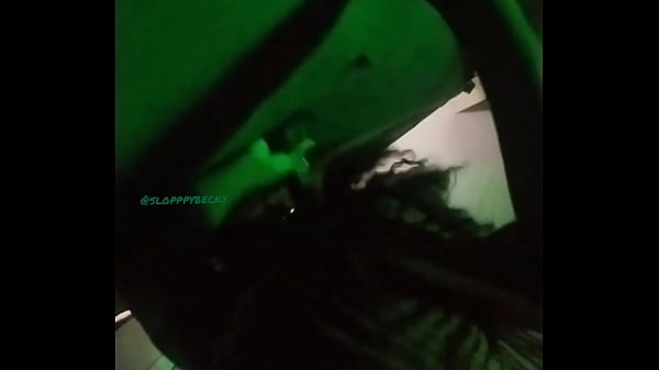 Sloppybecky gives head to football player 