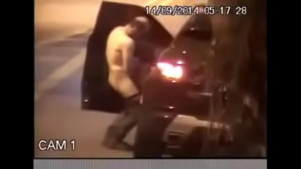 Viviane Araujo dando no meio da rua