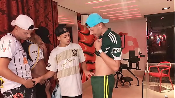 Suruba com os mulekes do futebol. - Free 