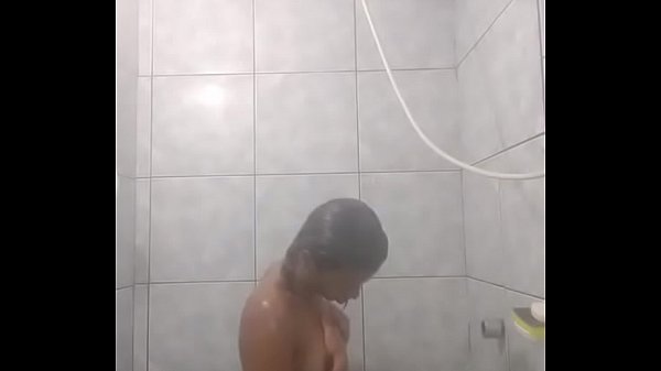 Erika rayaneno banho