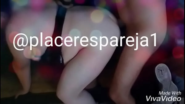 Tr&iacute;o en casa esposa de cumplea&ntilde;os