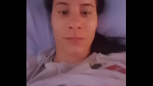 Se masturba por mi la puta