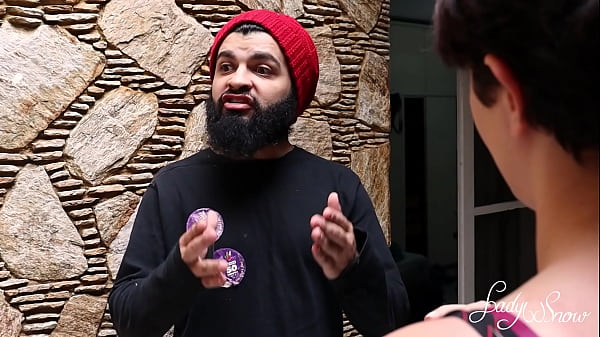 Comunistinha foi votar no Boulos e acabou virando um cornos 