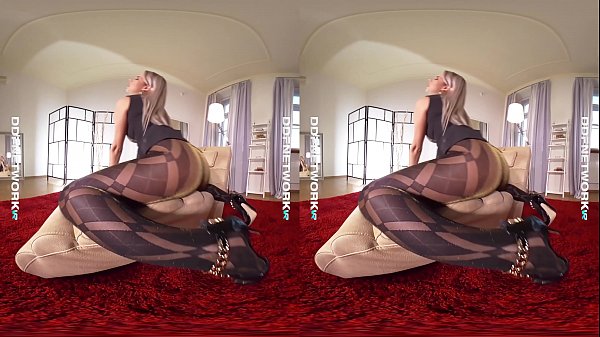 DDFNetwork VR - Nikky Dream Pantyhose beauty in Virtual Reality