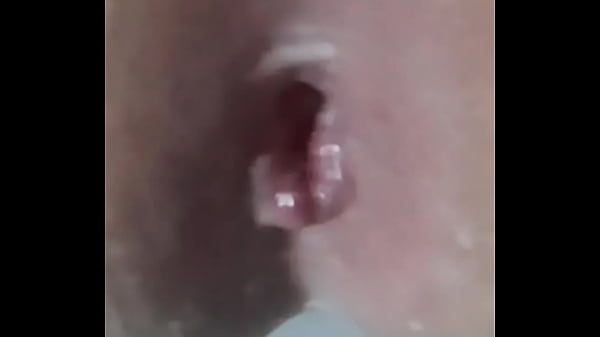 Me abro el hoyo con dildo