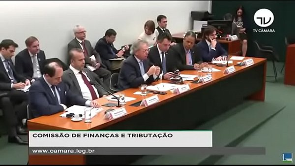 guedes e bolsonaro fudendo concurso publico no brasil