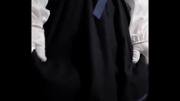 maid in apron and niqab masturbates