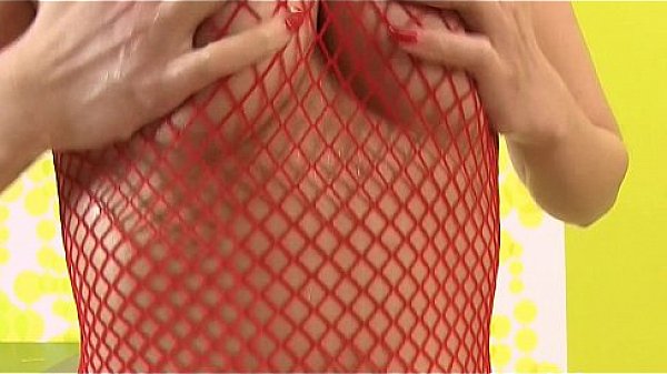 Sexy blonde wam hottie pleasing herself