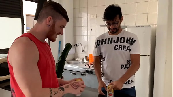 my wife traveled my friend called me to help - Marcos Goiano 