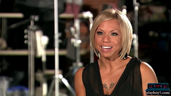 They met in the gym and are married now ready to make a sextape