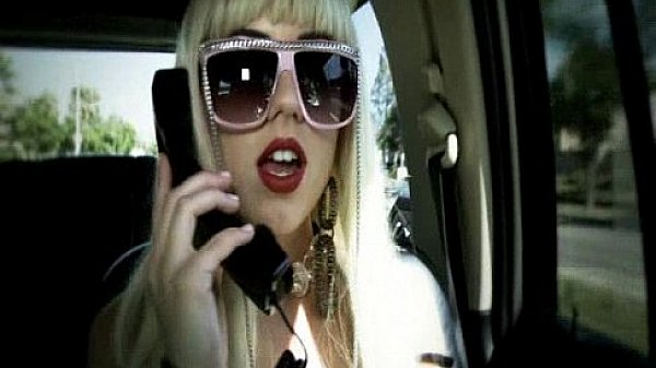 Gaga Invited To Kelly Madisons House For A Hot Threeway