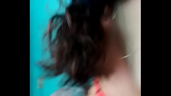 Por detras a esas tetas ricas