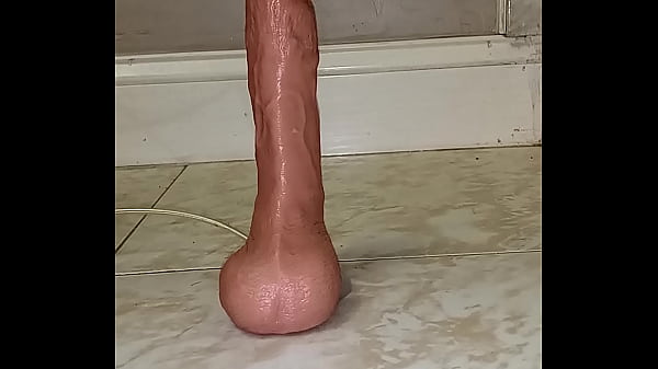 Probando mi juguete Nuevo vestid@ de rojo 