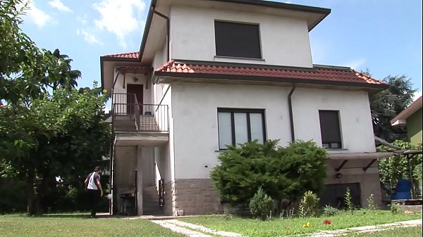 My hot comes to visit my pants