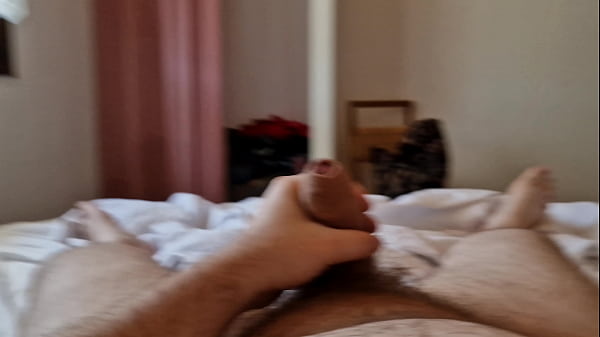 Chup&aacute;ndole su polla gorda a oso peludo 