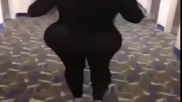 choha maroc big AsS صاحبة اجمل مؤخرة بالعالم تتجول في المطار دبي - YouTube [360p]