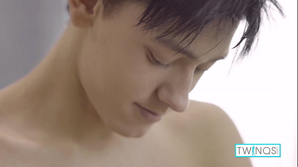 Logan S enjoys a lot when pleases his dick and butt simultaneously. No doubts it's a super hot gay solo video... would you miss it?! Full Videos & More only at TwinQs.com 