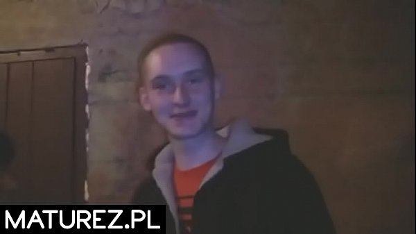 Polskie MILF - Polska mamuśka za 100 złotych zrobiła loda w piwnicy