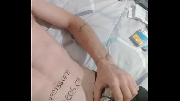 So pelas novinha safadinha gostosa