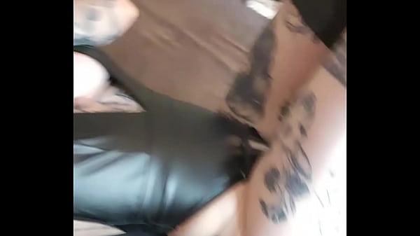 Je suis disponible en show tous l aprem midi...Je suis en cuire je vous ...