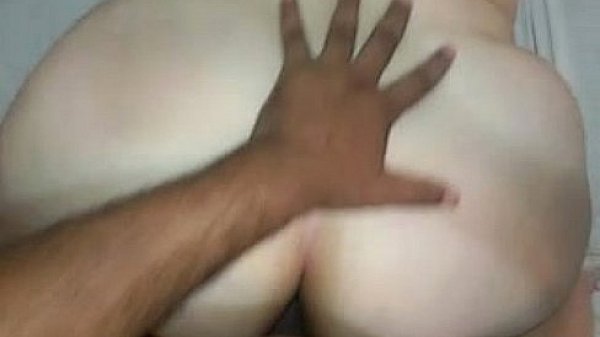 dando gostoso o cuzinho...