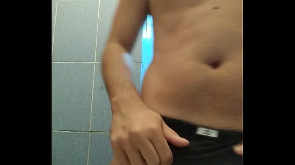 Eu Batendo uma aqui no banheiro de casa  