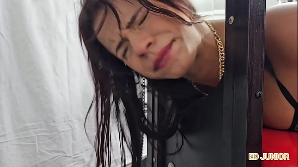 ED JUNIOR SE VINGA DA DOMINATRIX FUDENDO ELA SEM CAMISINHA COM FOR&Ccedil;A(COMPLETO NO RED E NO SHEER)  