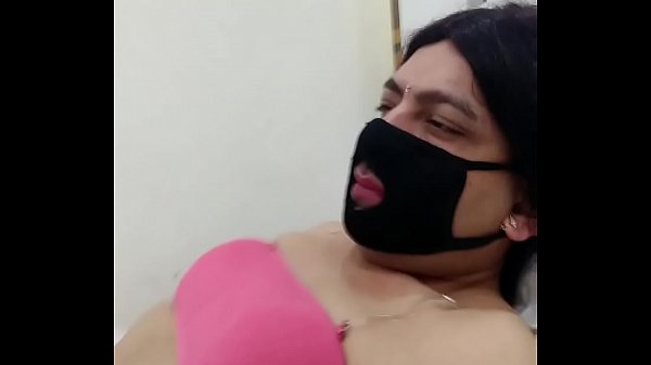 Kareena takes transformation showers