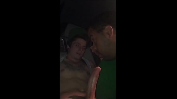 Mamando o amigo hetero gato - www.prazergay.com.br  