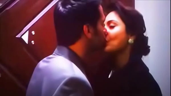 Anushka Sharma All 11 Kissing Scenes Bikini Scenes