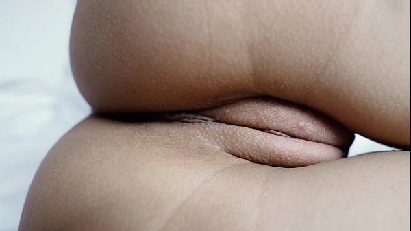 Teen sexy pussy, ready to fuck babe showing shaved pussy and ass