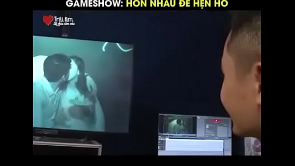 លេងល្បែងកំសាន្ត: ថើបគ្នារហូតមកដល់បច្ចុប្បន្ន