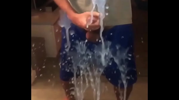 Se chegar 500 RT solto o v&iacute;deo esse jato de porra no fundo do meu cu.  