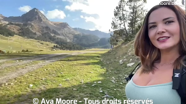 Je me transforme en diablesse pour me faire baiser par une grosse bite dans les bois et recevoir une grosse dose de sperme