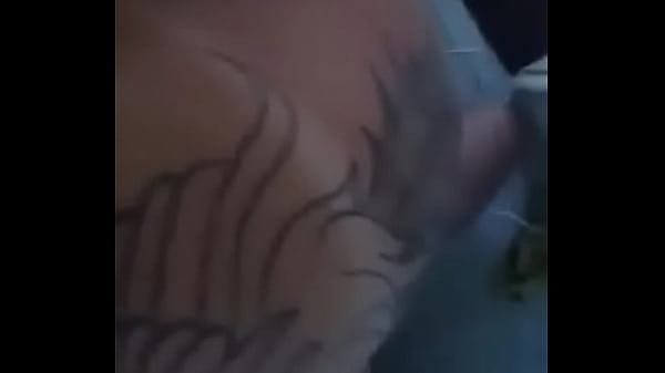 Paolla Ferraz transex dando de mamar.