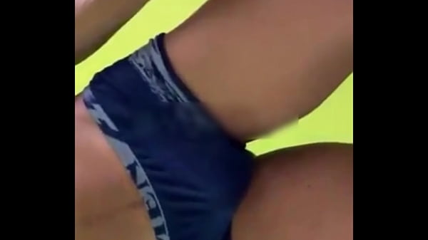 Mi compita del gym necesitaba dinero y se deja grabar encuerado 