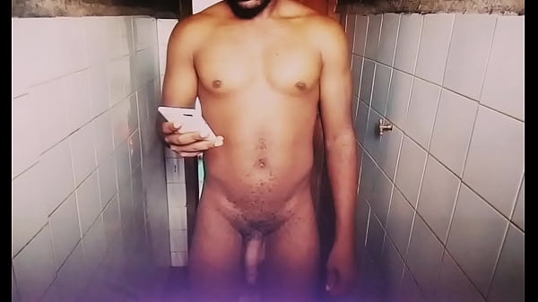 Breeze n showing off dick and athletic body  