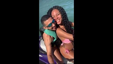 Trai meu namorado com o instrutor de Jetski. Na aula de Jetski, o instrutor ficou de pau duro e me fudeu no jetski.