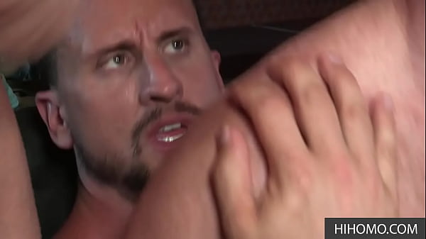 Quality gay threesome with lean bodies