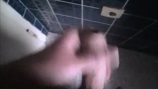 Jerking off in the bath